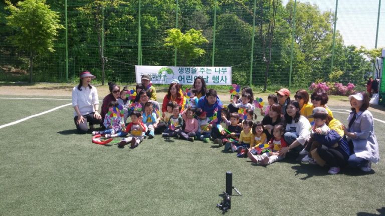 오월은 푸르구나 우리들 세상