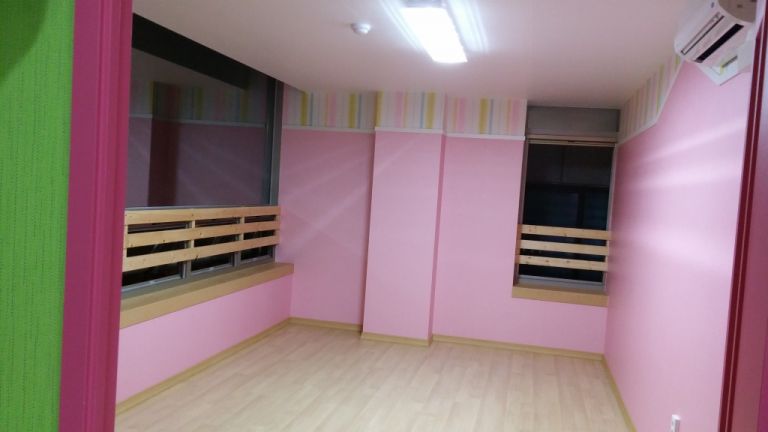 와...생명나무 유치원...맘껏 뛰놀아도 되겠네..